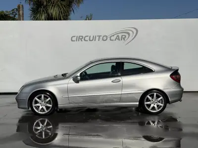 Mercedes-Benz C 220 2001 — foto 2 de 34