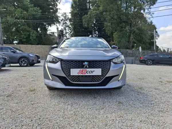 Peugeot e-208 2021 - 16499 EUR, 94000 km - AUTO.MOTO.pt - 94000km - foto 3 de 35
