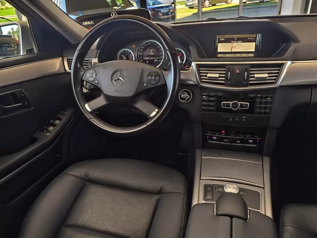 Mercedes-Benz E 200 2012 - 13990 EUR, 241526 km - 241526km - foto 9 de 25