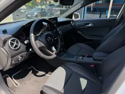 Mercedes-Benz A 180 2017 - 17900 EUR, 145000 km - AUTO.MOTO.pt - 145000km - foto 8 de 14