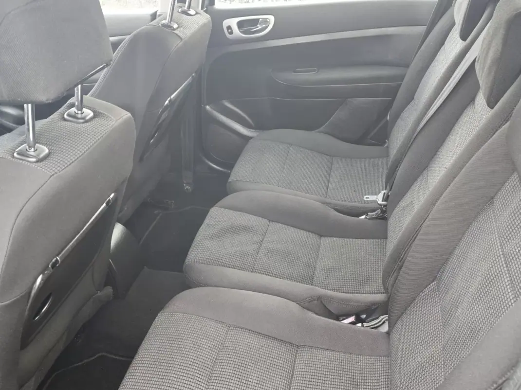 Peugeot 307 2006 - 4500 EUR, 309000 km - 309000km - foto 7 de 11