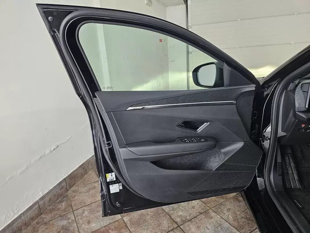 Renault Mégane E-Tech 2024 - 26650 EUR, 106 km - AUTO.MOTO.pt - 106km - foto 11 de 16