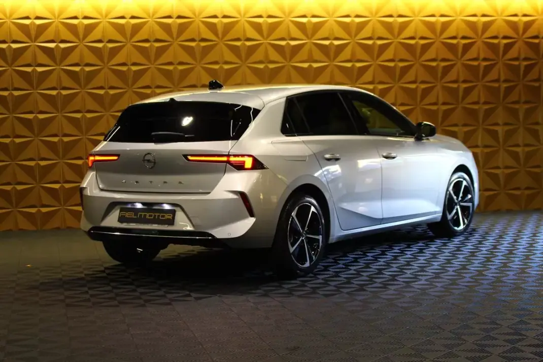 Opel Astra 2022 - 17900 EUR, 114000 km - 114000km - foto 3 de 31