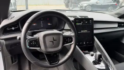 Polestar 2 2023 — foto 6 de 11