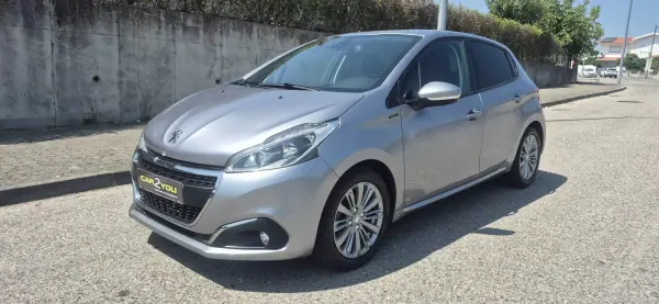 Peugeot 208 2019 - 10750 EUR, 107000 km - AUTO.MOTO.pt - 107000km - foto 3 de 29