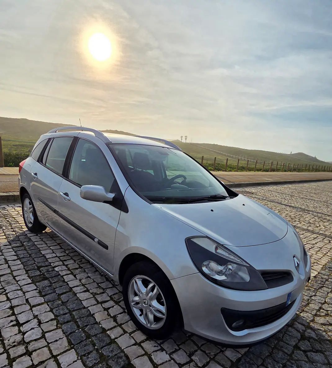 Renault Clio 2008 - 3990 EUR, 199500 km - AUTO.MOTO.pt - 199500km - foto 4 de 19