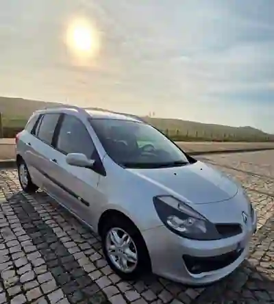 Renault Clio 2008 - 3990 EUR, 199500 km - AUTO.MOTO.pt - 199500km - foto 4 de 19