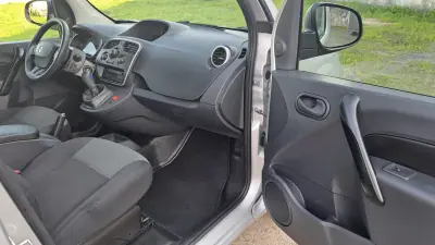 Renault 2019 - 19900 EUR, 100835 km - AUTO.MOTO.pt - 100835km - foto 12 de 28