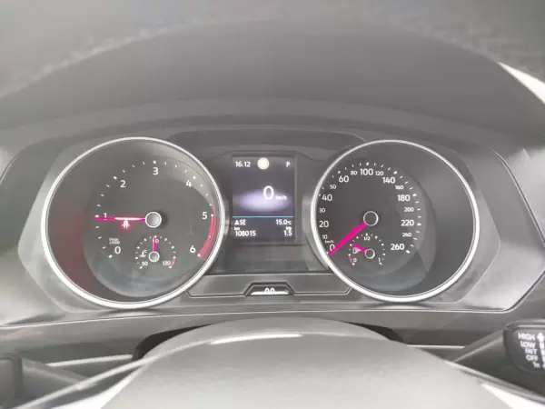 Volkswagen Tiguan Allspace 2021 - 29990 EUR, 108015 km - AUTO.MOTO.pt - 108015km - foto 8 de 20