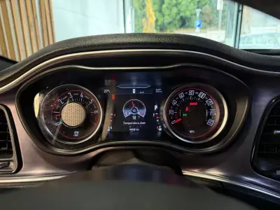 Dodge Challenger 2018 - 54900 EUR, 86429 km - AUTO.MOTO.pt - 86429km - foto 7 de 11