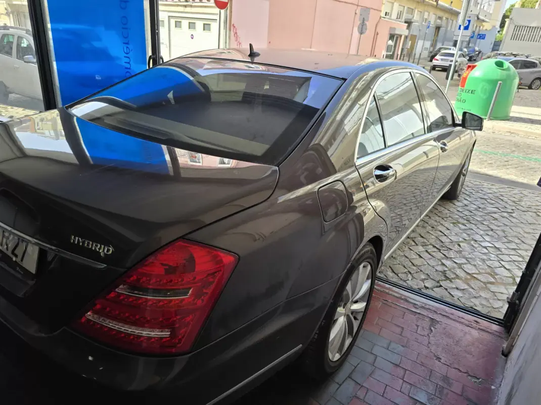 Mercedes-Benz S 400 2011 - 13990 EUR, 353009 km - AUTO.MOTO.pt - 353009km - foto 6 de 23