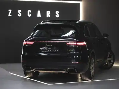 Porsche Cayenne 2018 - 59990 EUR, 119000 km - AUTO.MOTO.pt - 119000km - foto 6 de 24