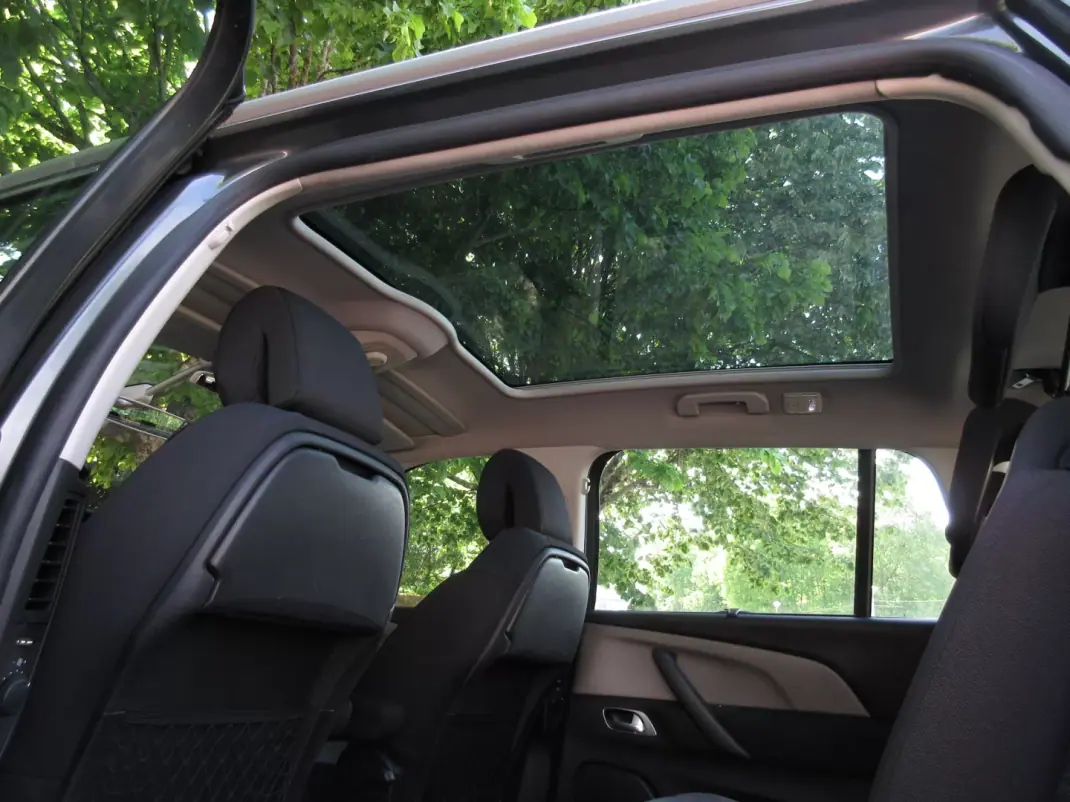 Citroën C4 Grand Picasso 2014 - 11490 EUR, 185000 km - AUTO.MOTO.pt - 185000km - foto 50 de 60