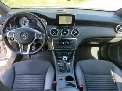 Mercedes-Benz A 180 2014 - 14990 EUR, 173538 km - AUTO.MOTO.pt - 173538km - foto 5 de 13