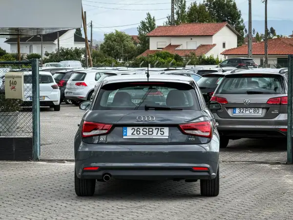 Audi A1 Sportback 2016 - 12990 EUR, 160000 km - 160000km - foto 4 de 12