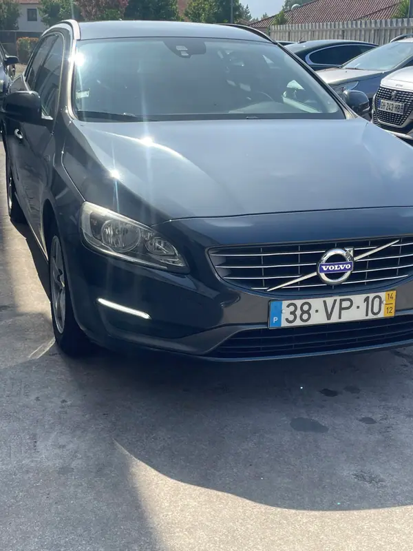 Volvo V60 2014 - 7750 EUR, 220000 km - AUTO.MOTO.pt - 220000km - foto 2 de 13