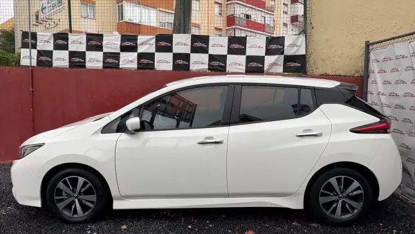 Nissan Leaf 2021 - 14900 EUR, 22900 km - AUTO.MOTO.pt - 22900km - foto 3 de 12