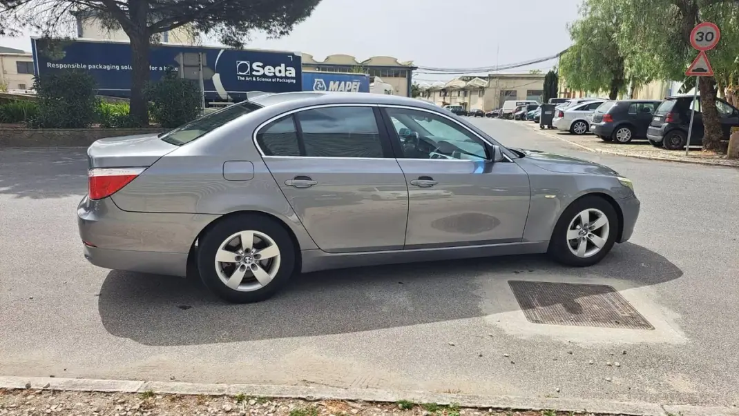 BMW 520 2008 - 8890 EUR, 322077 km - AUTO.MOTO.pt - 322077km - foto 17 de 41