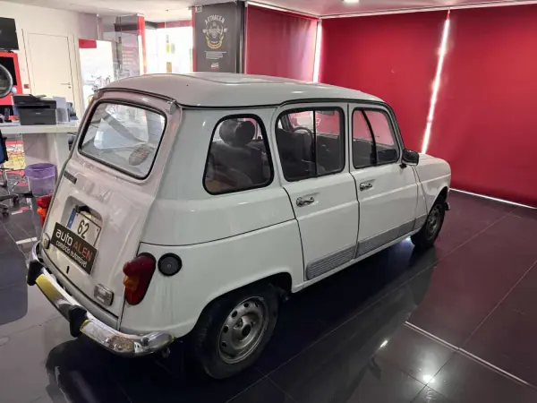 Renault 4 1992 - 5500 EUR, 144000 km - AUTO.MOTO.pt - 144000km - foto 5 de 15