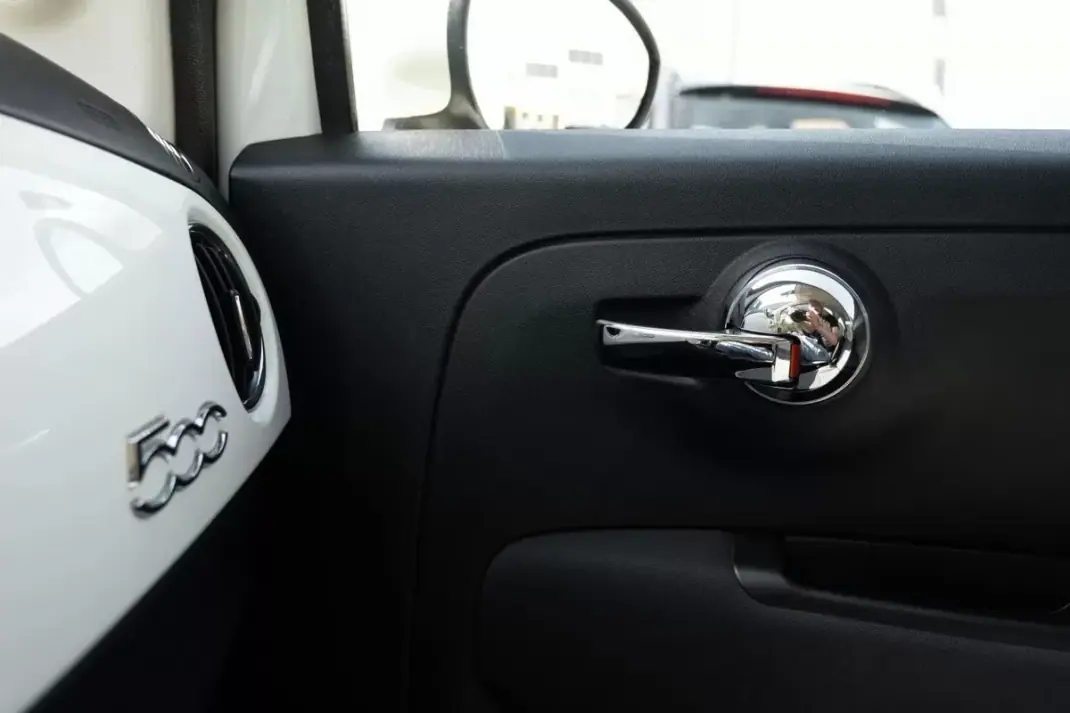 Fiat 500 2020 - 11500 EUR, 111216 km - AUTO.MOTO.pt - 111216km - foto 15 de 19