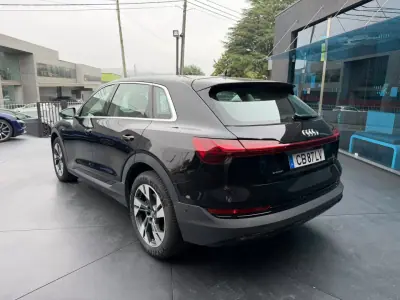 Audi e-tron 2020 - 30500 EUR, 90120 km - AUTO.MOTO.pt - 90120km - foto 6 de 15