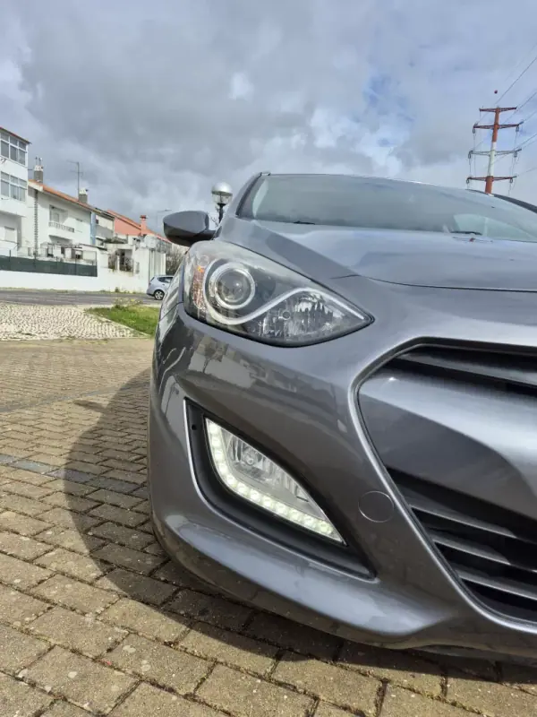 Hyundai i30 SW 2013 - 6890 EUR, 200850 km - AUTO.MOTO.pt - 200850km - foto 11 de 19