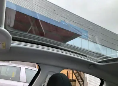 Peugeot 208 2017 - 8490 EUR, 137427 km - AUTO.MOTO.pt - 137427km - foto 2 de 5