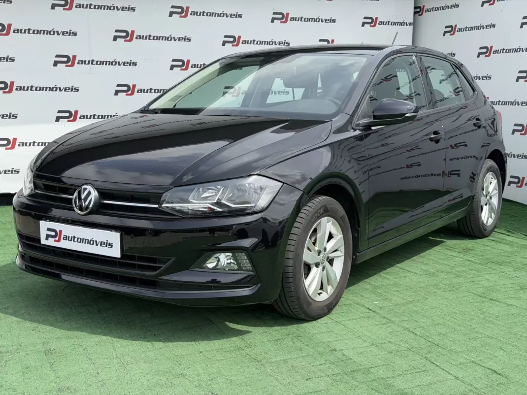 Volkswagen Polo 2019 - 12990 EUR, 62100 km - AUTO.MOTO.pt - 62100km - foto 1 de 18