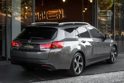 Honda Accord Tourer 2010 — foto 4 de 36