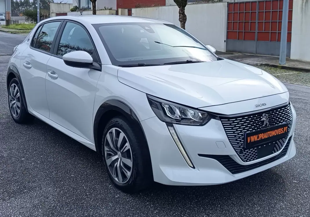 Peugeot e-208 2021 - 14490 EUR, 57700 km - AUTO.MOTO.pt - 57700km - foto 3 de 17