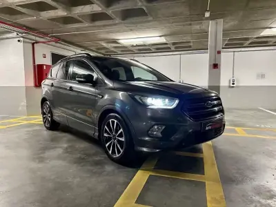 Ford Kuga 2017 - 16490 EUR, 75000 km - AUTO.MOTO.pt - 75000km - foto 33 de 60
