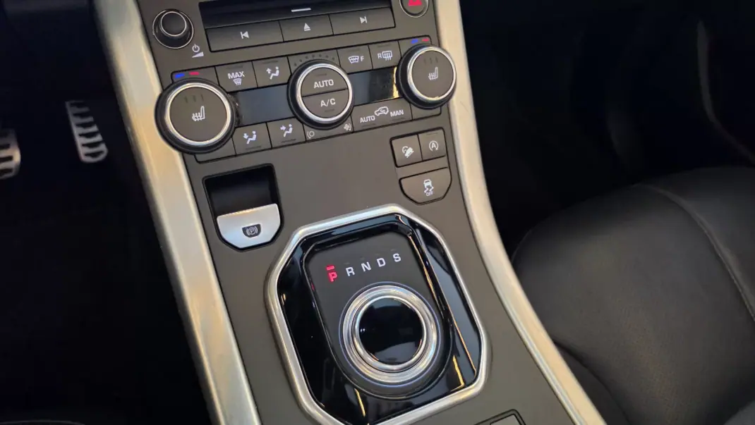 Land Rover Range Rover Evoque Cabrio 2017 - 28750 EUR, 133417 km - 133417km - foto 50 de 62
