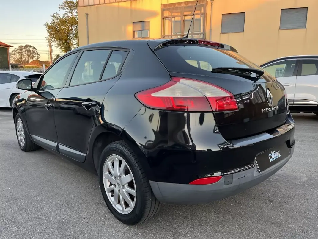 Renault Mégane 2011 - 6750 EUR, 234000 km - AUTO.MOTO.pt - 234000km - foto 7 de 34