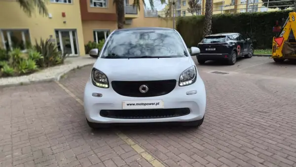 Smart ForTwo Coupé 2018 - 13890 EUR, 25000 km - AUTO.MOTO.pt - 25000km - foto 7 de 12