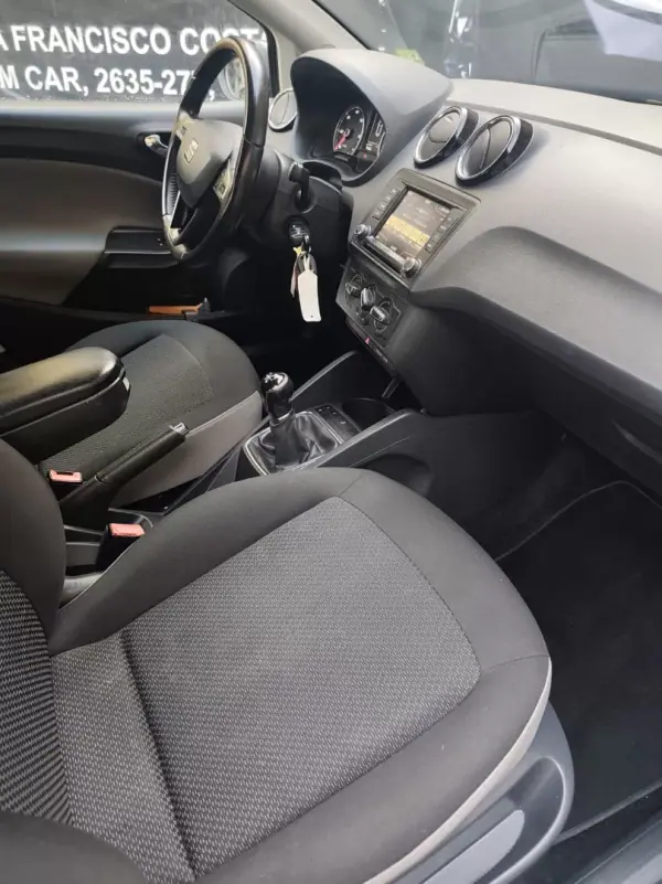 SEAT Ibiza 2017 - 8990 EUR, 156000 km - AUTO.MOTO.pt - 156000km - foto 9 de 11