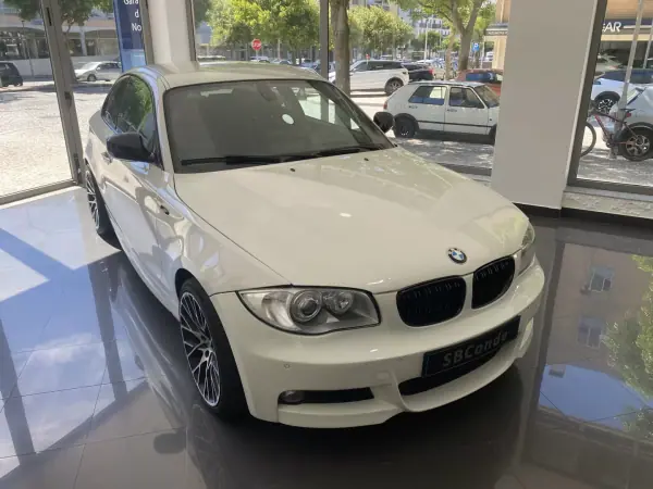 BMW 118 2010 - 9990 EUR, 257544 km - AUTO.MOTO.pt - 257544km - foto 16 de 22