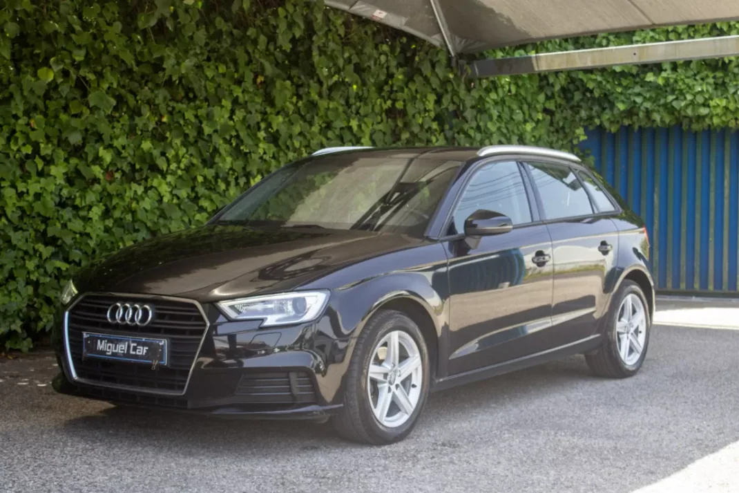 Audi A3 Sportback 2019 - 17800 EUR, 118000 km - AUTO.MOTO.pt - 118000km - foto 3 de 16