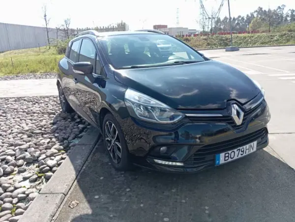 Renault Clio Sport Tourer 2019 - 9999 EUR, 186806 km - AUTO.MOTO.pt - 186806km - foto 5 de 29