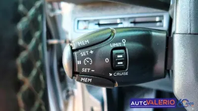Peugeot 3008 2019 - 20950 EUR, 75140 km - AUTO.MOTO.pt - 75140km - foto 20 de 39