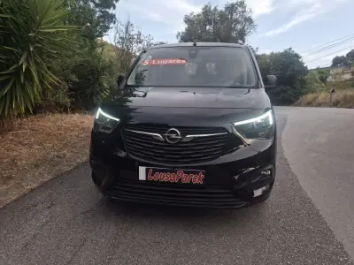 Opel Combo 2020 - 19250 EUR, 79784 km - AUTO.MOTO.pt - 79784km - foto 8 de 21