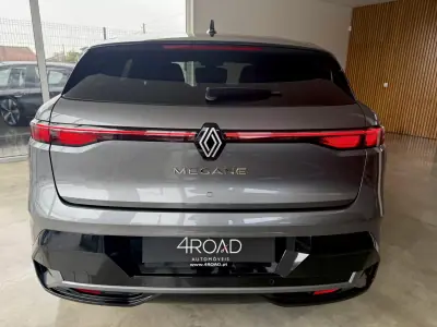 Renault Mégane E-Tech 2023 - 25500 EUR, 58000 km - AUTO.MOTO.pt - 58000km - foto 48 de 121