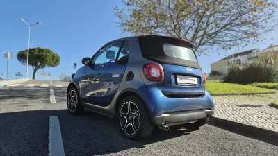 Smart Fortwo Cabrio 2018 - 15480 EUR, 38000 km - AUTO.MOTO.pt - 38000km - foto 9 de 19