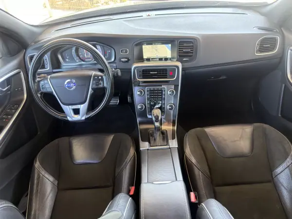 Volvo S60 2016 - 14990 EUR, 183000 km - AUTO.MOTO.pt - 183000km - foto 13 de 21