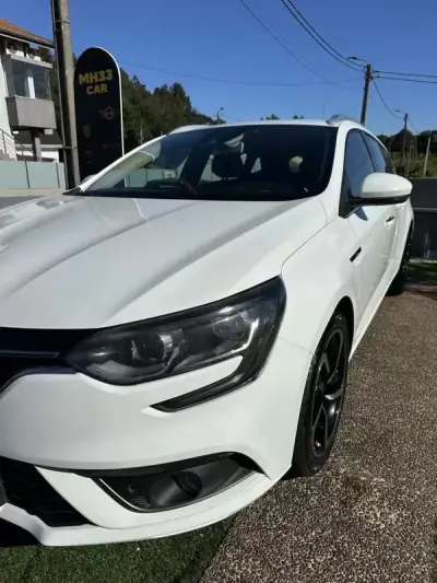 Renault Mégane Sport Tourer 2017 - 9900 EUR, 190000 km - AUTO.MOTO.pt - 190000km - foto 7 de 60