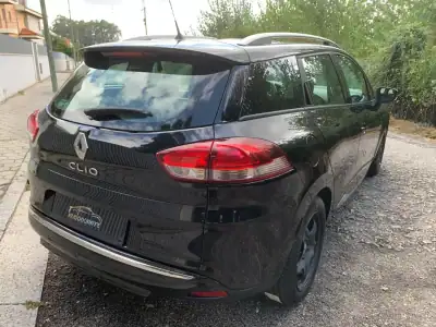 Renault Clio Sport Tourer 2019 - 13999 EUR, 127245 km - AUTO.MOTO.pt - 127245km - foto 6 de 53
