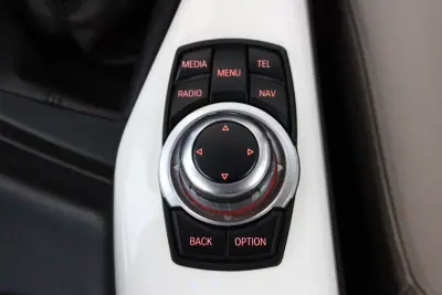 BMW 116 2016 - 13900 EUR, 175168 km - AUTO.MOTO.pt - 175168km - foto 15 de 24