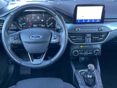 Ford Focus 2020 - 17750 EUR, 84000 km - AUTO.MOTO.pt - 84000km - foto 7 de 11