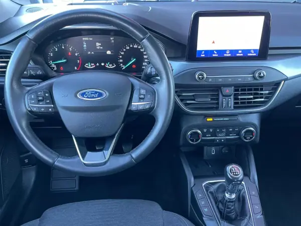 Ford Focus 2020 - 17750 EUR, 84000 km - AUTO.MOTO.pt - 84000km - foto 7 de 11