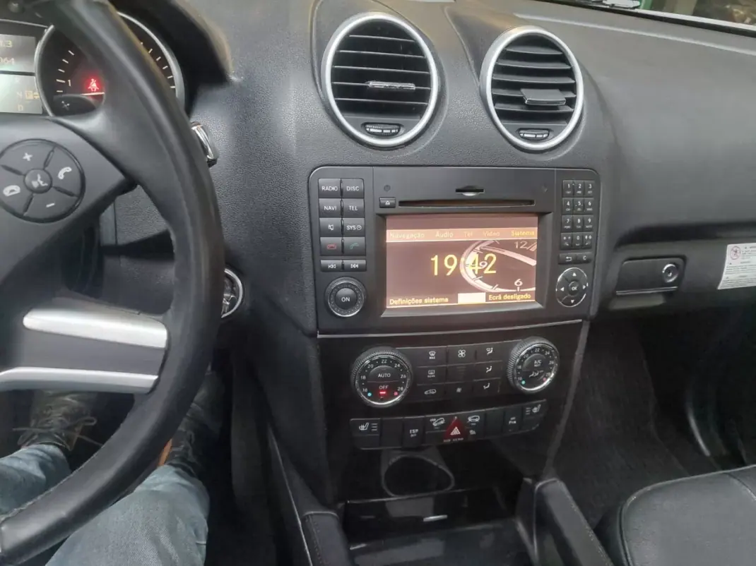 Mercedes-Benz ML 350 2010 - 15900 EUR, 220100 km - AUTO.MOTO.pt - 220100km - foto 17 de 18