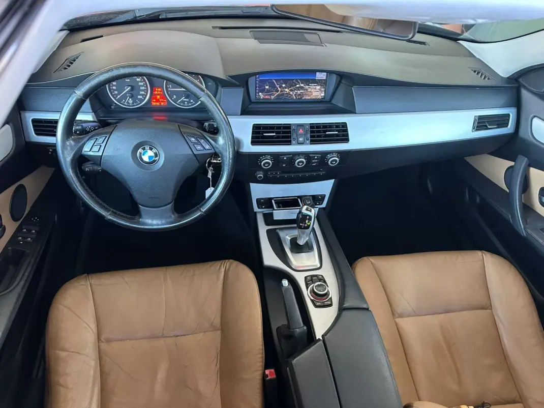 BMW 520 2009 - 8900 EUR, 290100 km - 290100km - foto 28 de 36